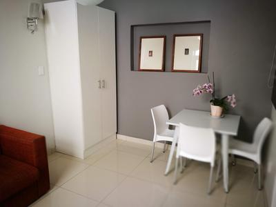 Apartment / Flat For Rent in Woodstock Upper, Cape Town