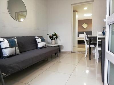 Apartment / Flat For Rent in Woodstock Upper, Cape Town